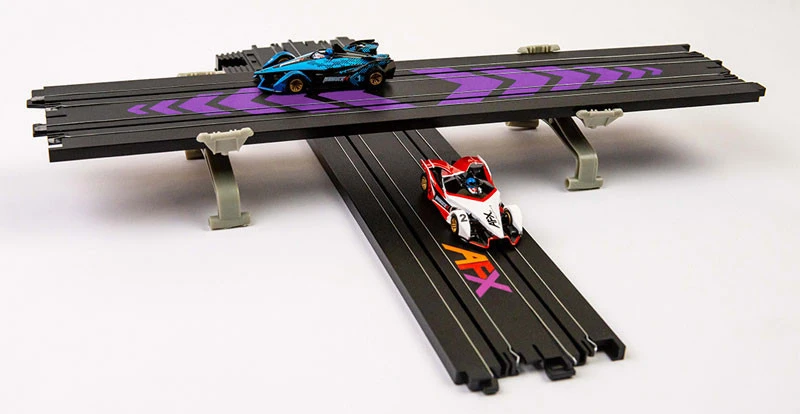 AFX Infinity Raceway 8.5-Foot HO Slot Car Race Set 7 AFX Infinity Raceway 8.5-Foot HO Slot Car Race Set - Image 7