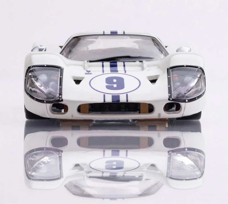 AFX Ford GT40 Mark IV #9 White Mega G+ HO Slot Car 5 AFX Ford GT40 Mark IV #9 White Mega G+ HO Slot Car - Image 5