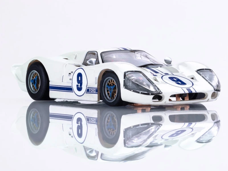 AFX Ford GT40 Mark IV #9 White Mega G+ HO Slot Car 6 AFX Ford GT40 Mark IV #9 White Mega G+ HO Slot Car - Image 6