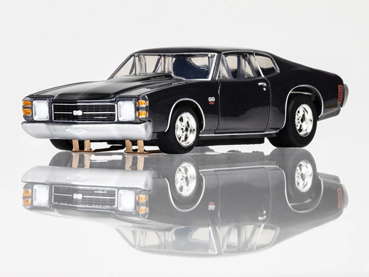 AFX 1972 Chevelle SS454 Silver/Black Mega G+ HO Slot Car 2 AFX 1972 Chevelle SS454 Silver/Black Mega G+ HO Slot Car - Image 2