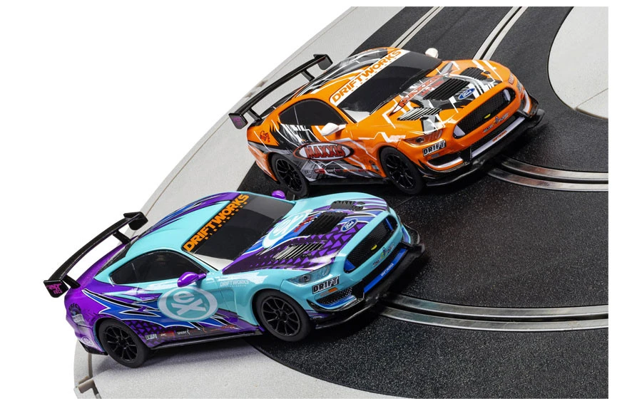 Scalextric Drift 360 1/32 Slot Car Track Race Set 4 Scalextric Drift 360 1/32 Slot Car Track Race Set - Image 4