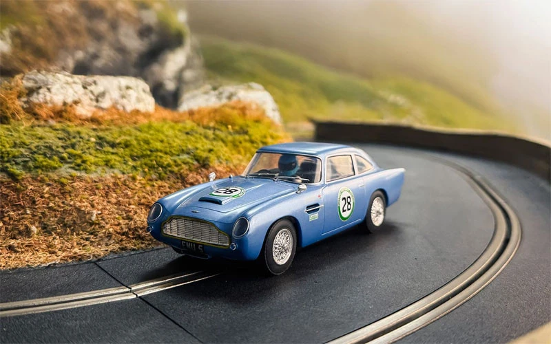 Scalextric Aston Martin DB5 - Blue / Yellow - Historic GT Racing 1/32 Slot Car 10 Scalextric Aston Martin DB5 - Blue / Yellow - Historic GT Racing 1/32 Slot Car - Image 10