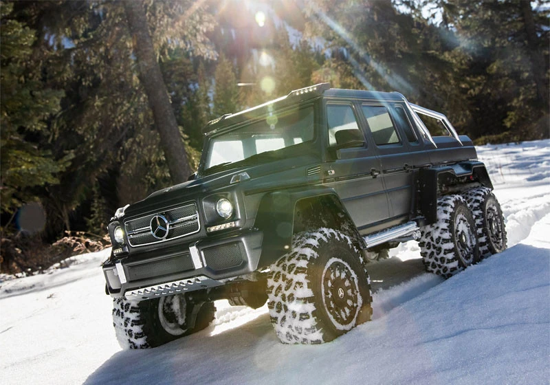 Traxxas TRX-6 Mercedes-Benz G 63 AMG 6x6 Scale & Trail RTR RC Crawler With Clipless Body 5 Traxxas TRX-6 Mercedes-Benz G 63 AMG 6x6 Scale & Trail RTR RC Crawler With Clipless Body - Image 5