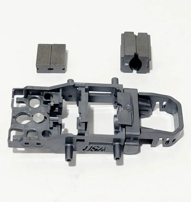 Viper Scale Racing V3 Medium W/ SR Magnet Package And Pinned Rear Axle HO Slot Car Chassis 2 Viper Scale Racing V3 Medium W/ SR Magnet Package And Pinned Rear Axle HO Slot Car Chassis - Image 2